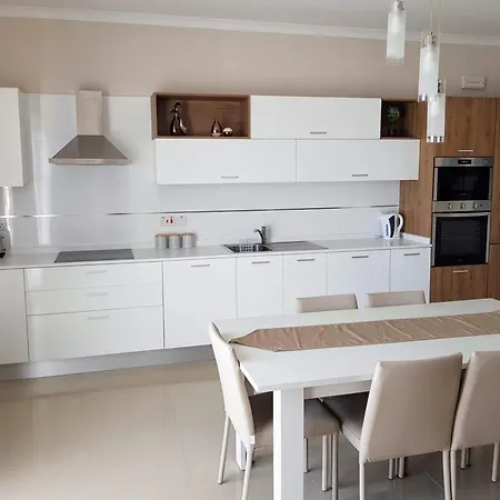 Apartment Riviera - Seafront - Wifi Marsaskala