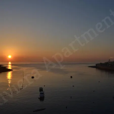 Riviera - Seafront - Wifi Apartment *