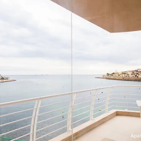 Riviera - Seafront - Wifi *
