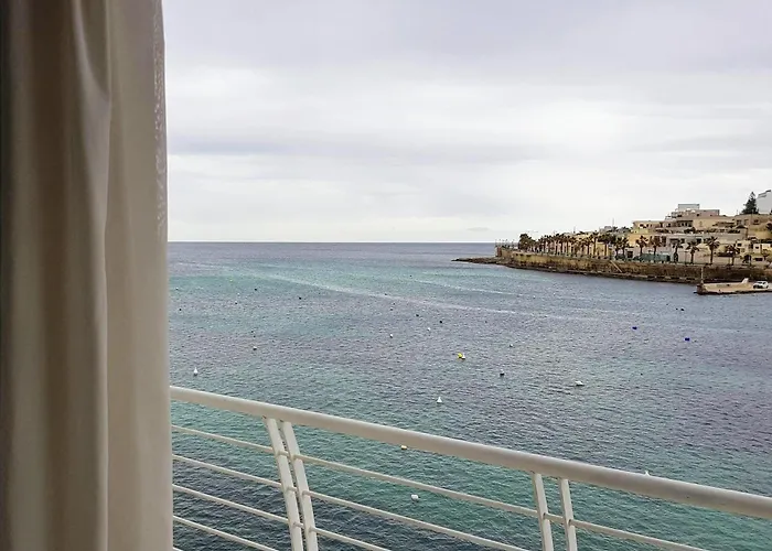 Apartment Riviera - Seafront - Wifi Marsaskala